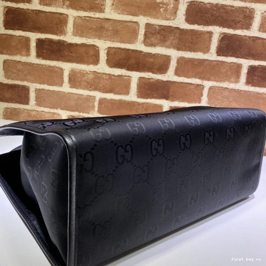 First bag ru bag Off Grid The GUCCI tote 0805